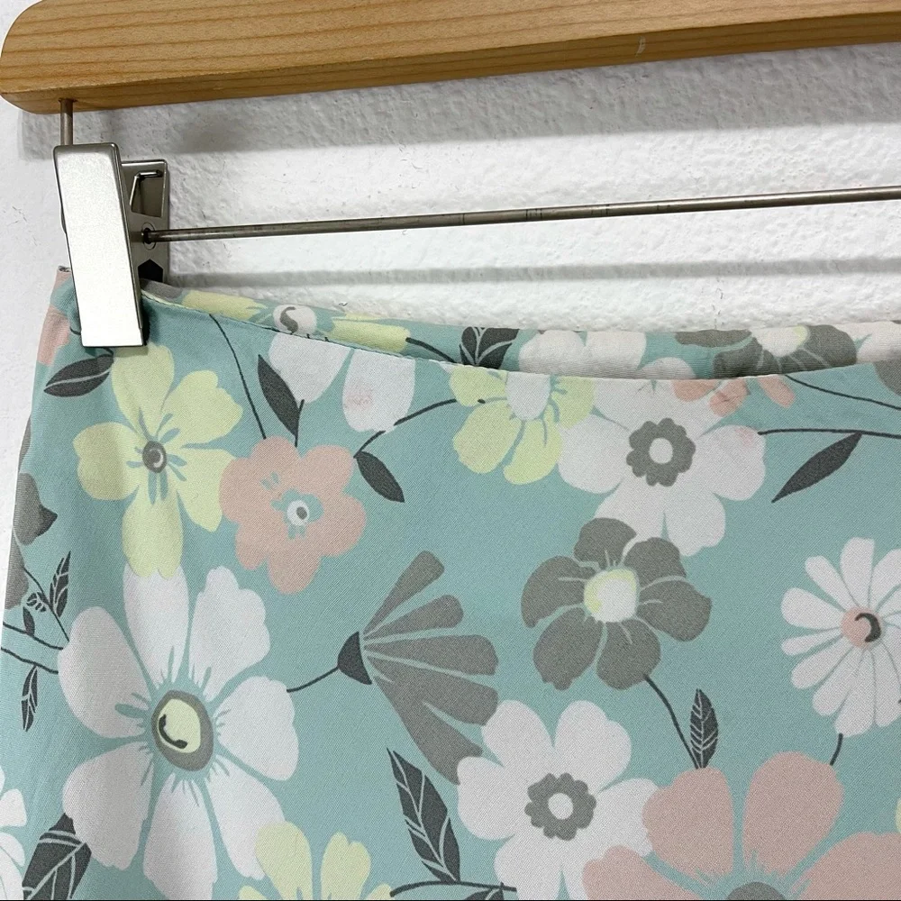 H&M- Mint Floral Midi Skirt Size 4_2